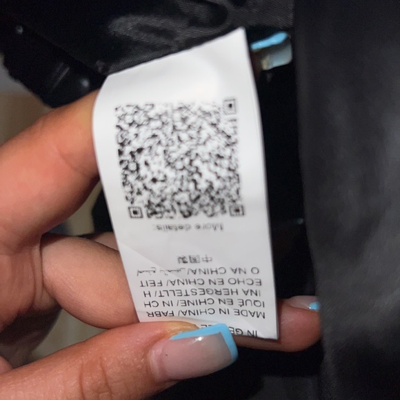 Solid zip front puffer coat “black” - Picture 4 of 4